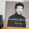 “Ascoltando 33g” – Lionel Richie (Back to Front)